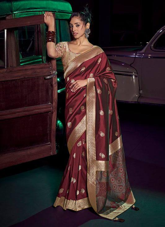 Viscose Silk With 3D Weaved Pallu Festival Wear Saree