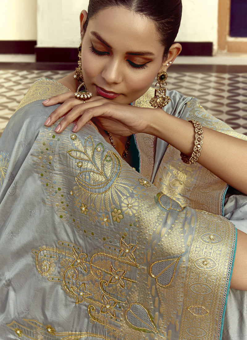 Light Gray Dola Silk And Designer Contrast Blouse Wedding Sarees