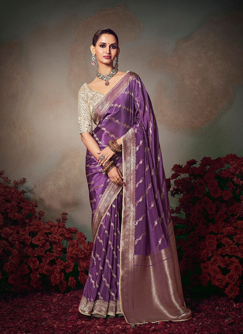 Chiniya Silk With Beautiful Lace Border & Piping Designer Saree
