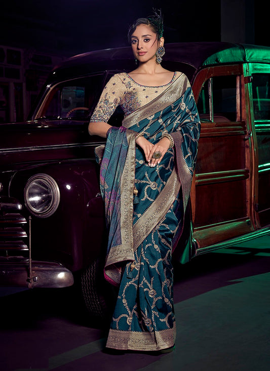 Viscose Silk With 3D Weaved Pallu Festival Wear Saree