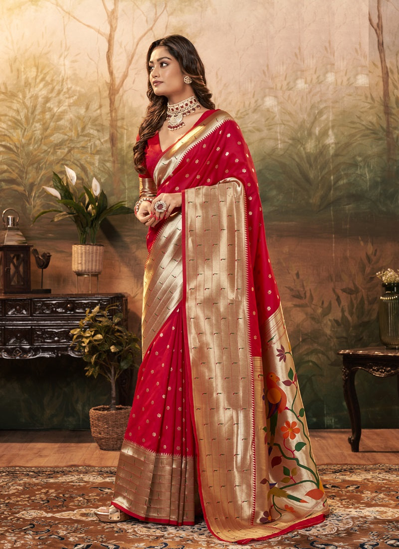 Paithani Silk With Zari Weaving Traditional Wear Saree