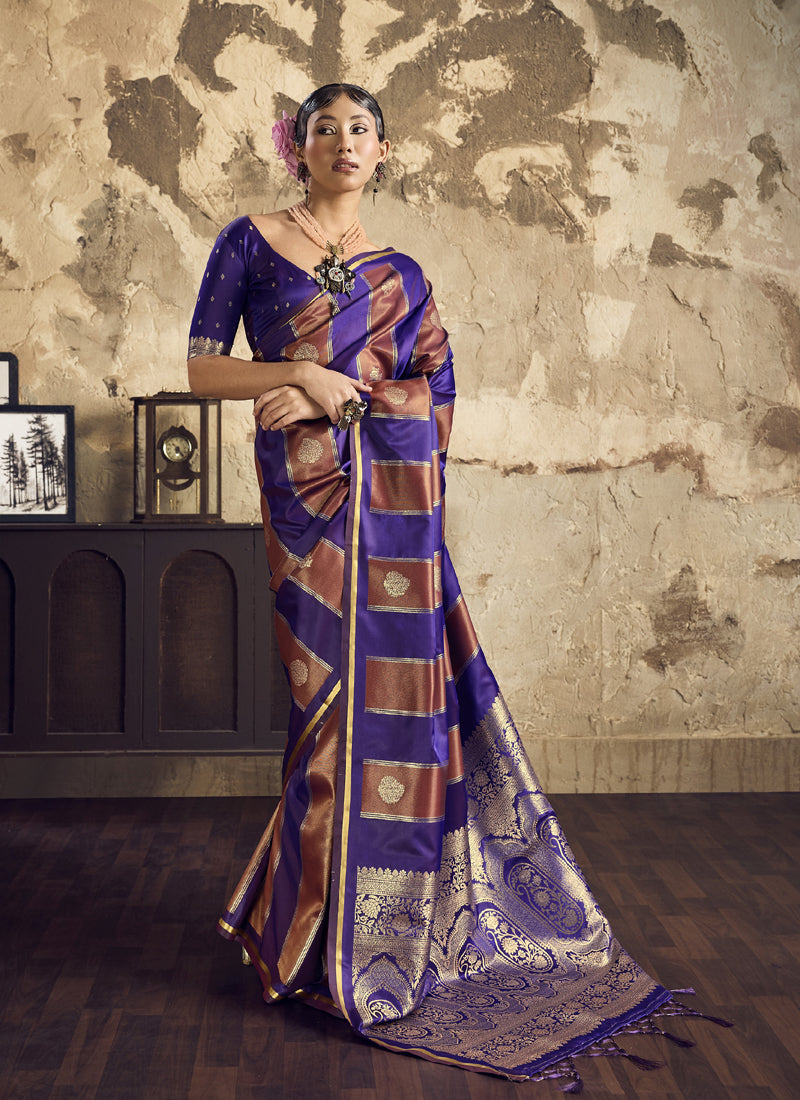 Dual Tone Weaving Saree with Rich Zari Border