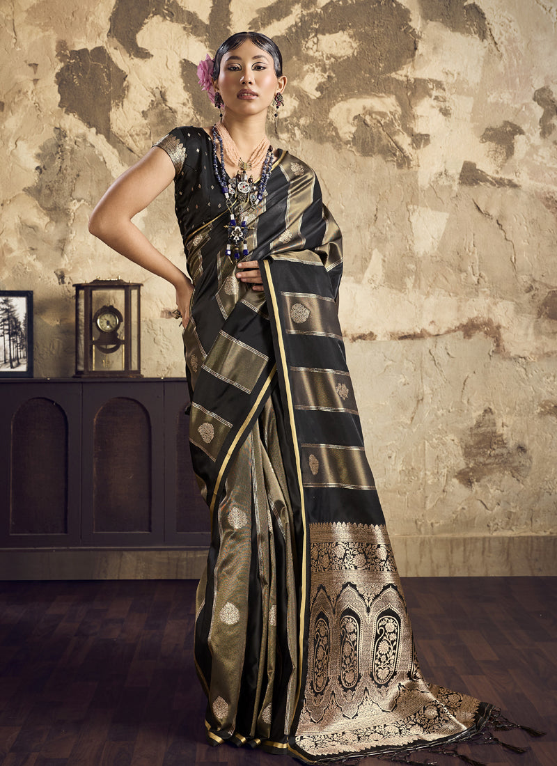 Dual Tone Weaving Saree with Rich Zari Border