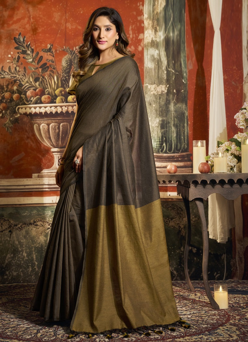 Mal Cotton Contrast Pallu & Fancy Tassels Casual Wear Saree
